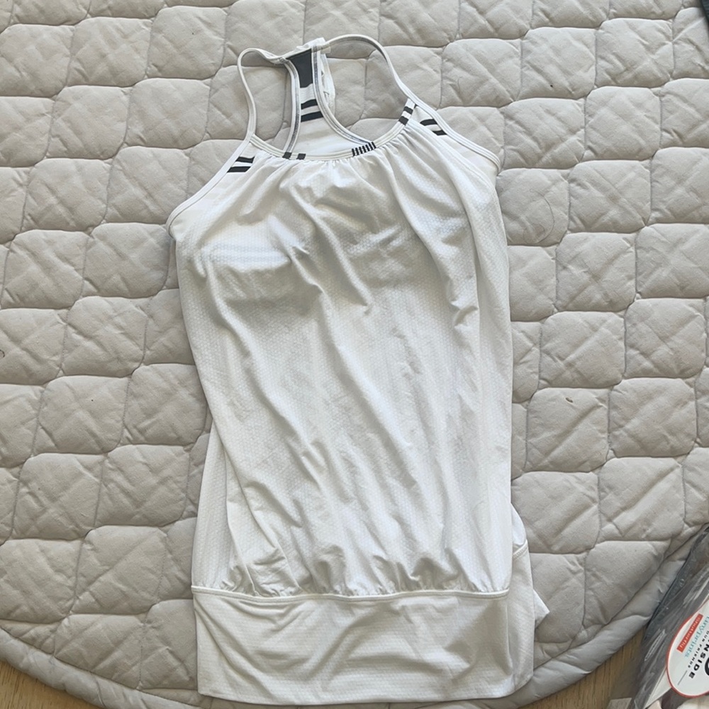Lulu lemon Racer back tank top white black with built in padded sports bra